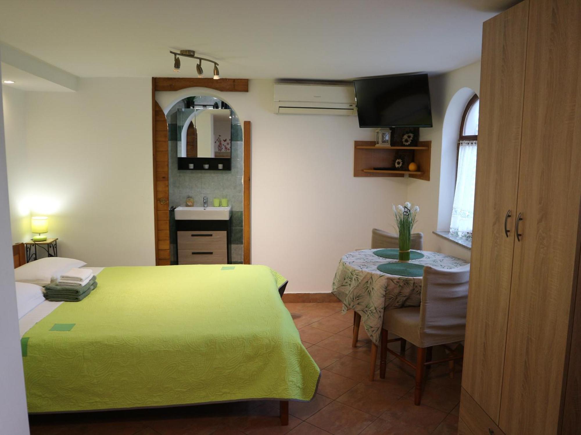 Apartments Komel Опатия Екстериор снимка