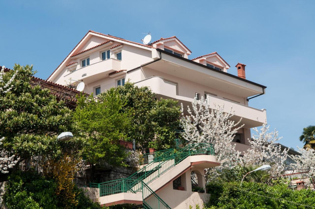Apartments Komel Опатия Екстериор снимка